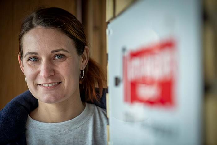 Allerede fire år før ejerskiftet med malermester Nels Pedersen i juli 2015, begyndte Katja Anskjær at spare penge op på en iværksætterkonto, hvor indskuddene er skattefri. Foto Søren Hytting.