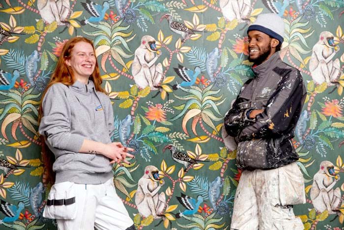 Natascha Bryld er lærling i Malerfirmaet Ernst Hansen, og Abdifatah Hassan er i lære i MalerHuseT i Tilst - begge Aarhus. Foto Brian Rasmussen.