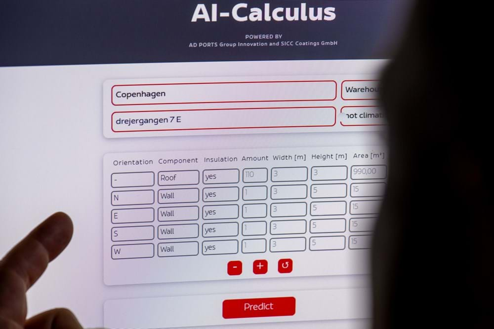 Joost Zeij arbejder i programmet AI Calculus, der kan komme med præcise bud på, hvor stor en energibesparelse, der kan opnås, hvis der males med produkter fra Climate Coating.