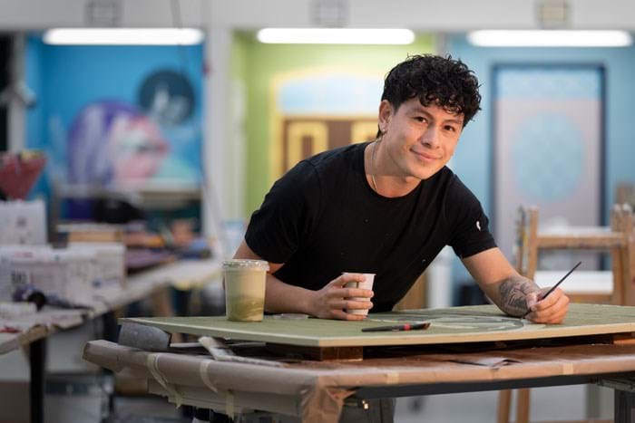 Christoffer Andersen er med i Rollemodelkorpset og lærling hos Jesper Johansen i Nykøbing Mors. Han genkender ikke det billede, som DR tegnede af uddannelserne i byggeriet. Foto Brian Rasmussen