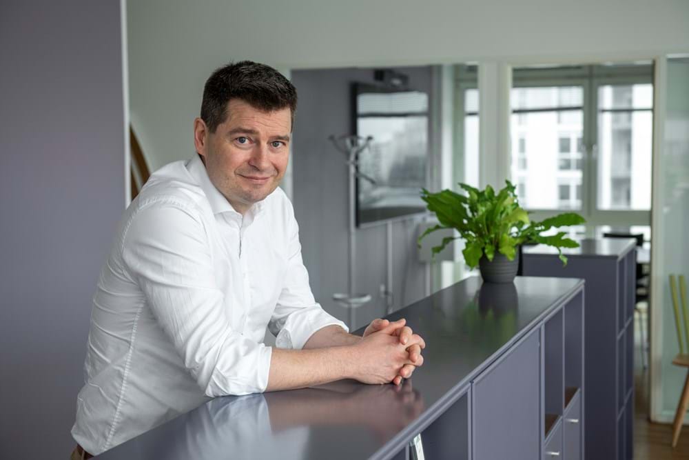 Nicolai Siegumfeldt, der tiltræder som direktør 15. april i år, glæder sig til at stå i spidsen for Danske Malermestre. Foto Søren Hytting.
