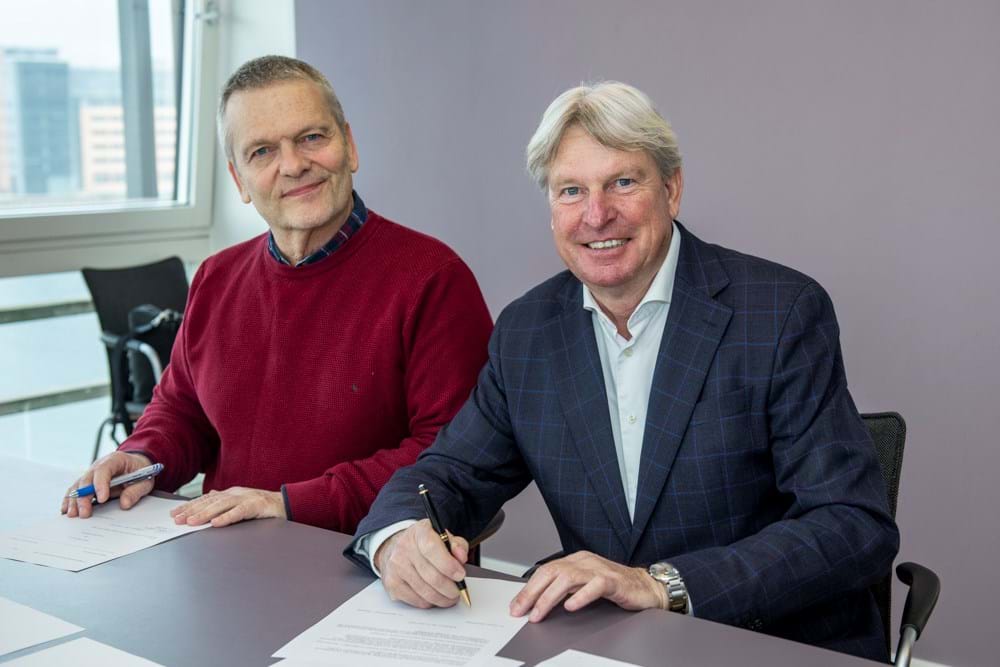 Både forbundsformand Tonny Olsen og formanden for Danske Malermestre, Per Vangekjær, er helt enige om, at det er vigtigt at beholde kvinderne i malerfaget - og at en af nøglerne til dette hedder et bedre arbejdsmiljø. Foto Alex Tran.