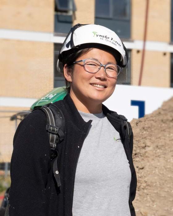 Mia Ejersbo forlod malerfaget for at være SOSU-hjælper, men savnede friheden og er vendt tilbage til Fynske Farver, hvor hun er uddannet og har arbejdet i en årrække. Foto Alex Tran.